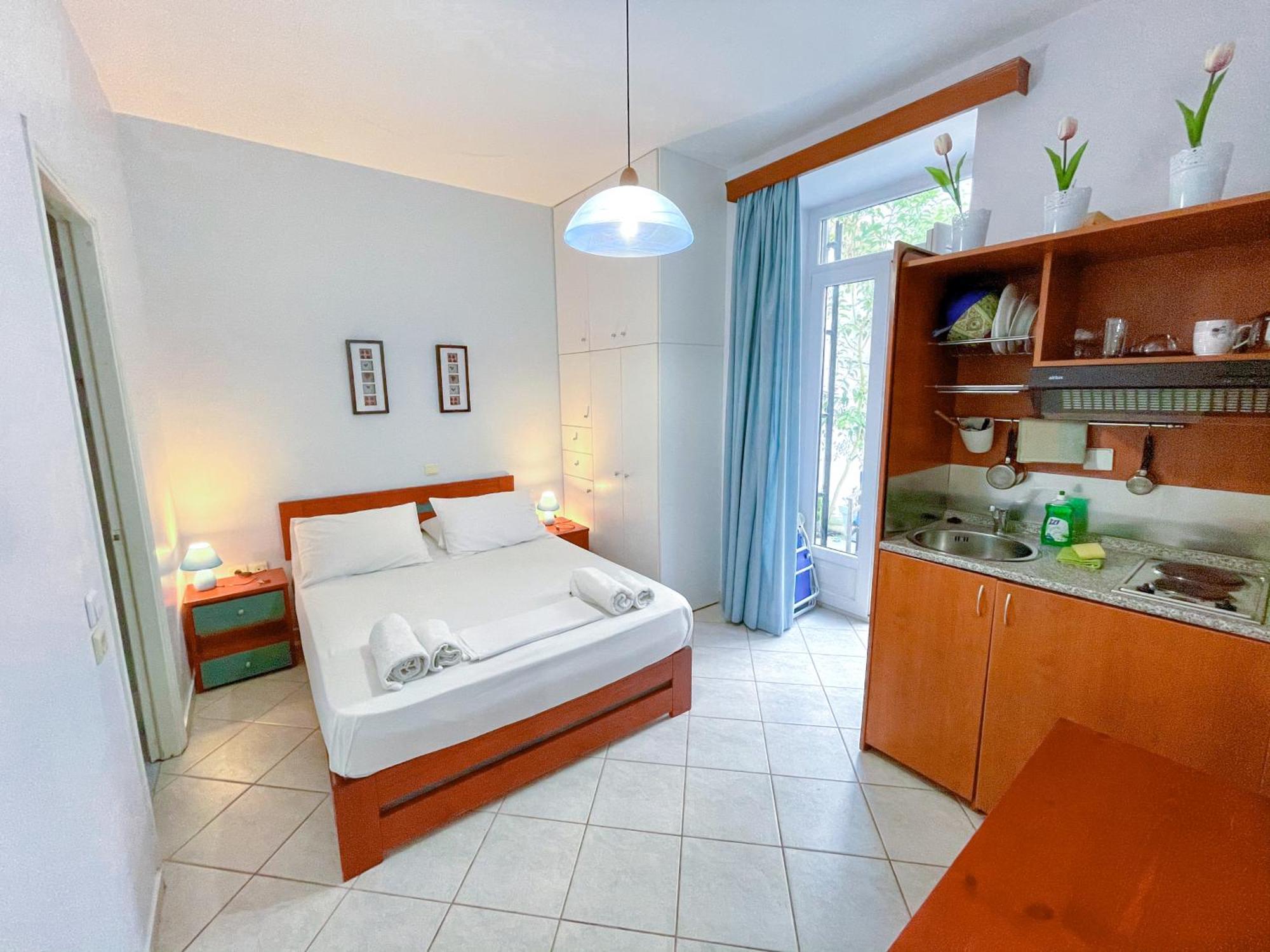 Xenios Zeus Rooms Короні Екстер'єр фото